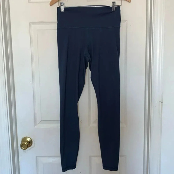 EVERLANE Perform Renew Legging in Navy Blue - Picture 2 of 5